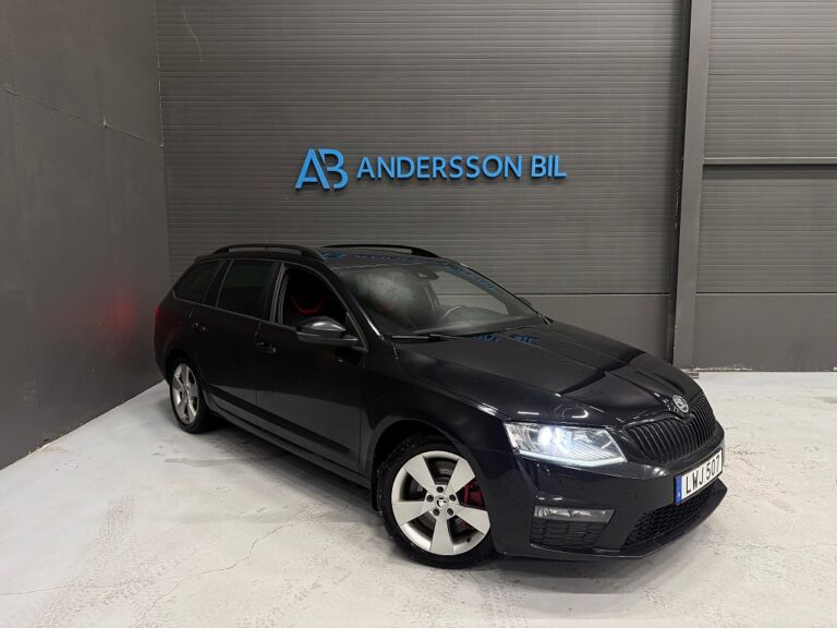 Skoda Octavia RS 2.0 TDI CANTON Ljud Navigation Dragkrok Lane Keep